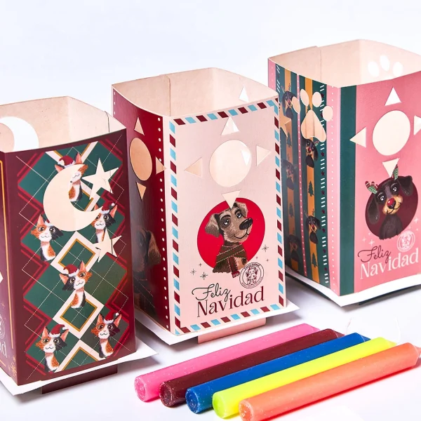 Faroles navideños con ilustraciones de perros y gatos – proyecto solidario de Fuerzanimal y CloClo Marketplace en Medellín para recaudar fondos y apoyar esterilizaciones de animales.